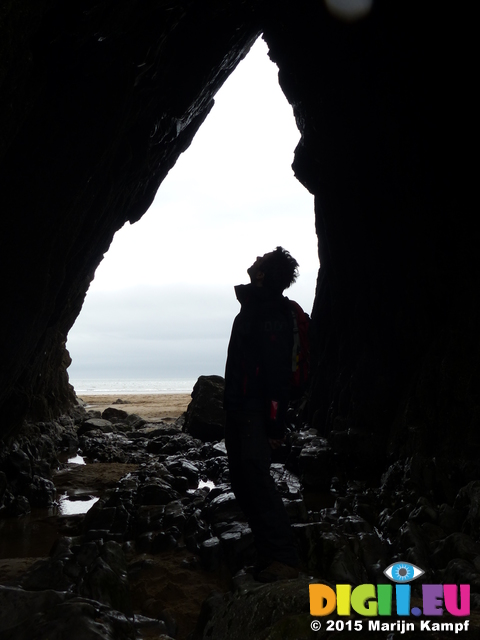 FZ012490 Wouko at Three Cliffs Bay